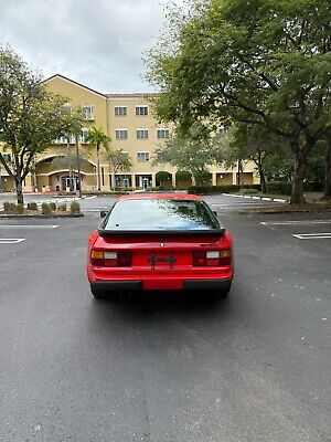 Porsche-944-1985-Red-183460-3