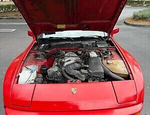 Porsche-944-1985-Red-183460-33