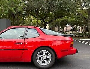 Porsche-944-1985-Red-183460-5