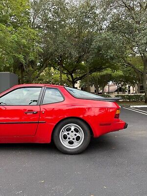 Porsche-944-1985-Red-183460-5