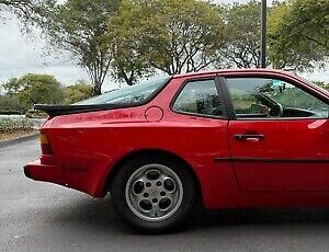 Porsche-944-1985-Red-183460-6