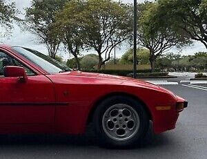 Porsche-944-1985-Red-183460-7