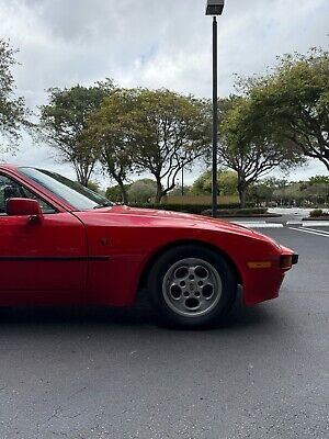 Porsche-944-1985-Red-183460-7