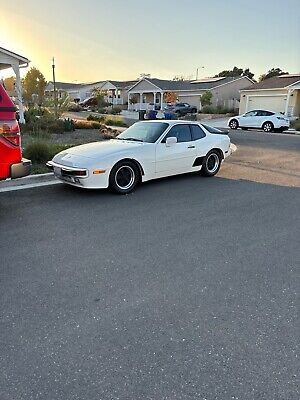 Porsche-944-1985-White-262986-3