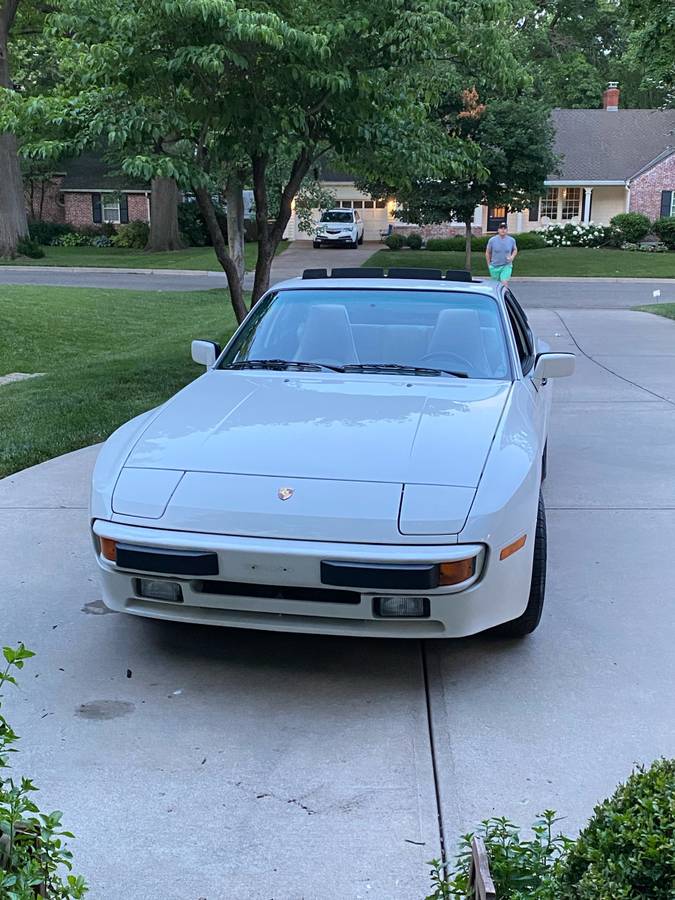 Porsche-944-1987-white-134468-1