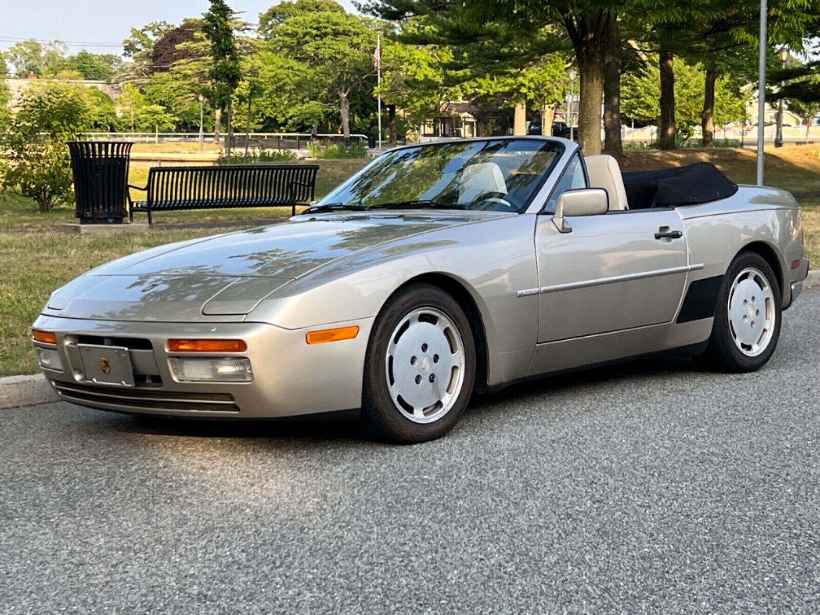 Porsche-944-Cabriolet-1990-Linen-Metallic-Linen-25444-1