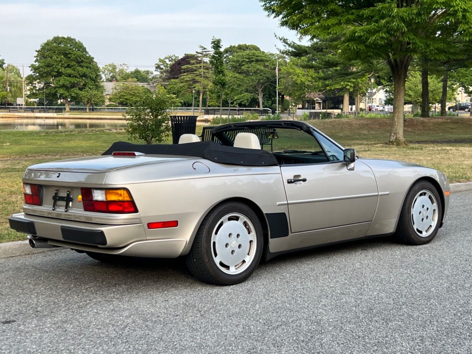 Porsche-944-Cabriolet-1990-Linen-Metallic-Linen-25444-3