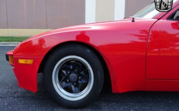 Porsche-944-Coupe-1983-Red-Black-94921-11