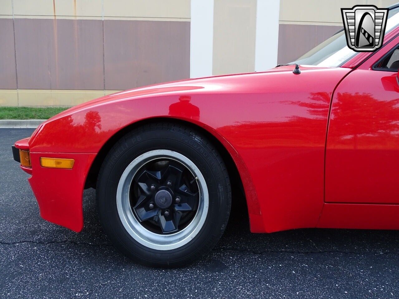 Porsche-944-Coupe-1983-Red-Black-94921-11