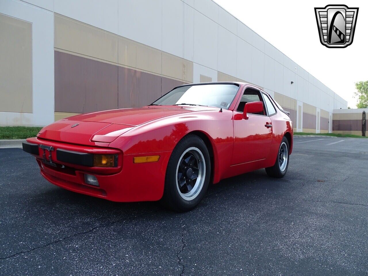 Porsche-944-Coupe-1983-Red-Black-94921-2