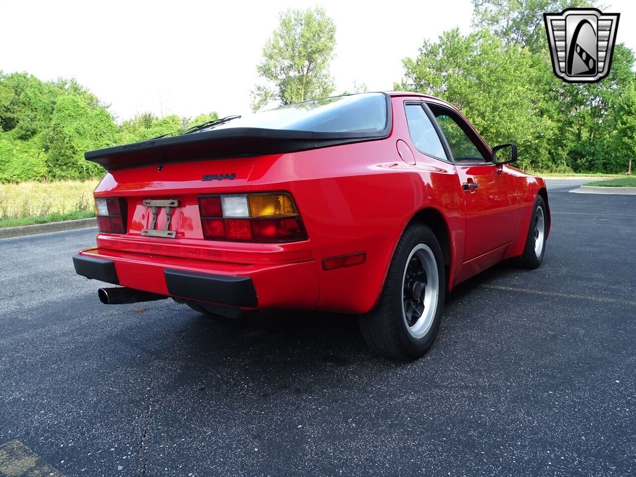 Porsche-944-Coupe-1983-Red-Black-94921-7