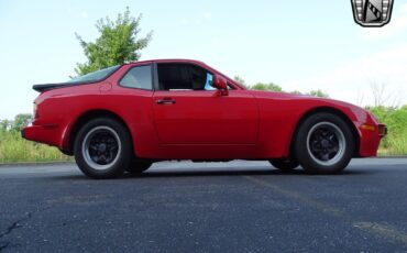 Porsche-944-Coupe-1983-Red-Black-94921-8