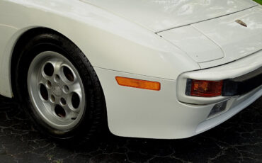 Porsche-944-Coupe-1986-White-Burgundy-72420-12