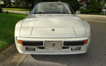 Porsche-944-Coupe-1986-White-Burgundy-72420-14