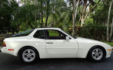 Porsche-944-Coupe-1986-White-Burgundy-72420-2