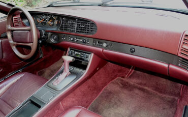 Porsche-944-Coupe-1986-White-Burgundy-72420-25