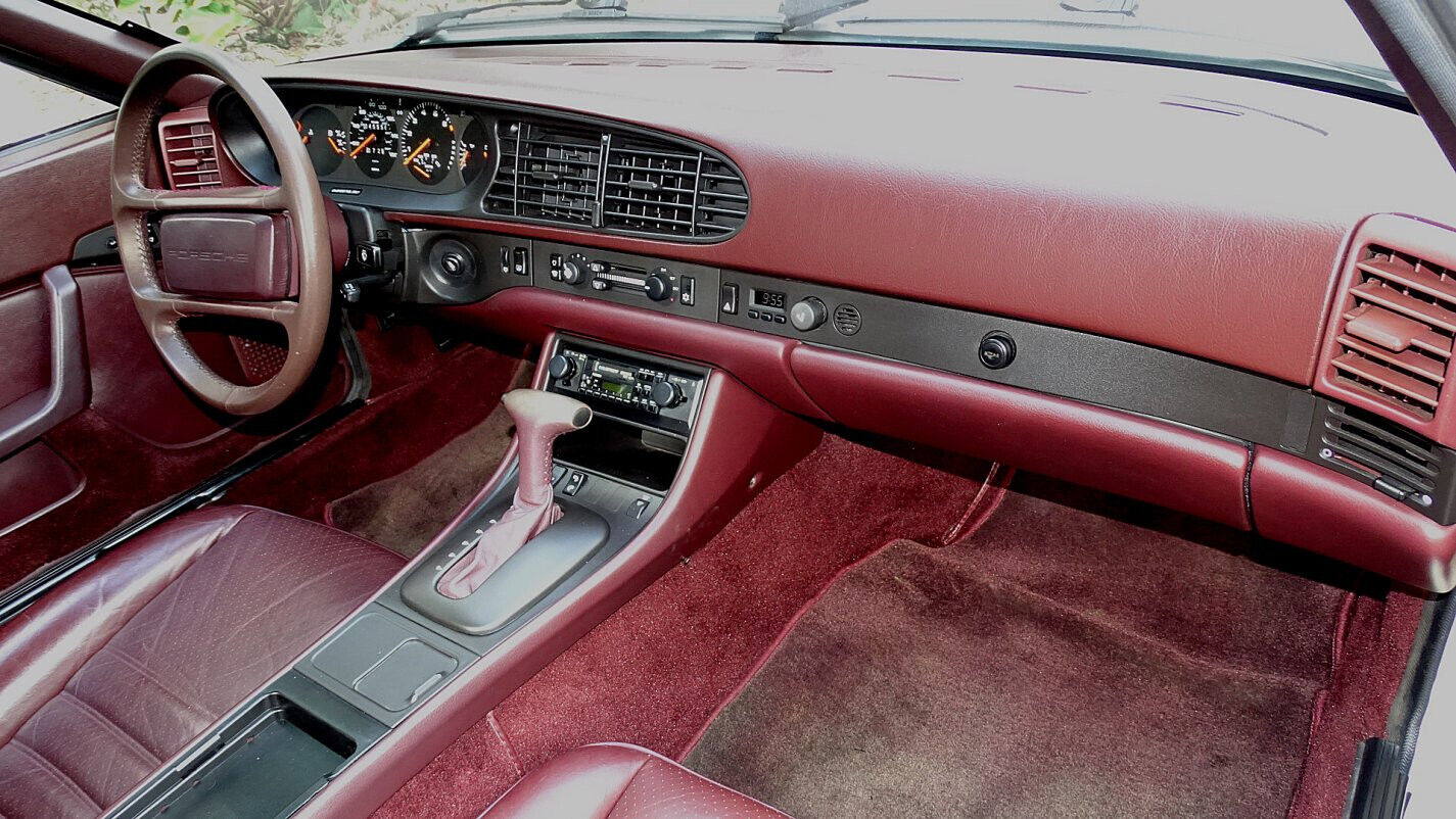 Porsche-944-Coupe-1986-White-Burgundy-72420-25