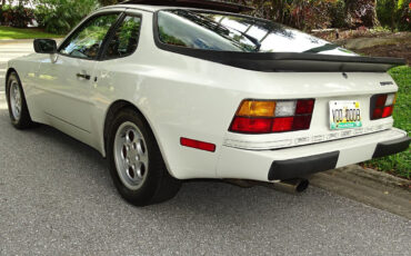 Porsche-944-Coupe-1986-White-Burgundy-72420-3