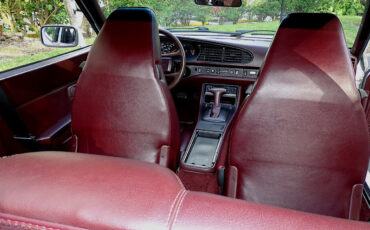 Porsche-944-Coupe-1986-White-Burgundy-72420-37