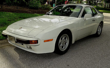 Porsche-944-Coupe-1986-White-Burgundy-72420-5