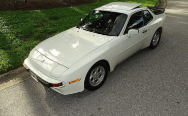 Porsche-944-Coupe-1986-White-Burgundy-72420-8