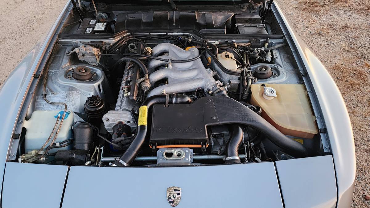 Porsche-944-turbo-1986-88514-16