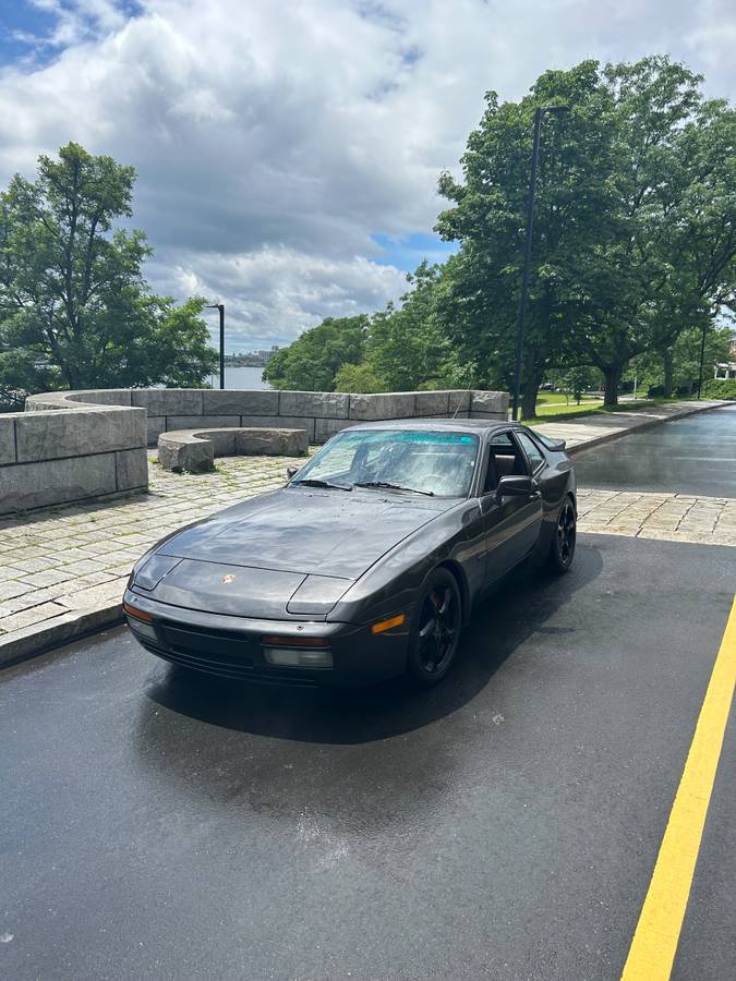 Porsche-944-turbo-1988-black-185509-3