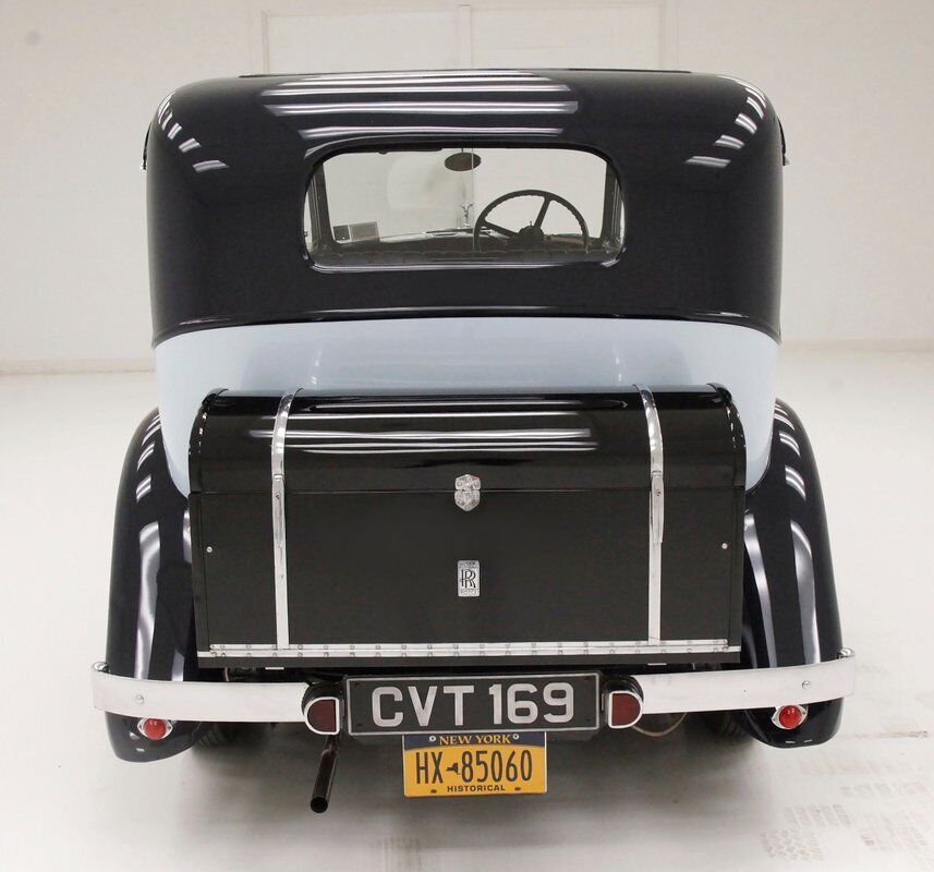 Rolls-Royce-2025-Limousine-1935-4