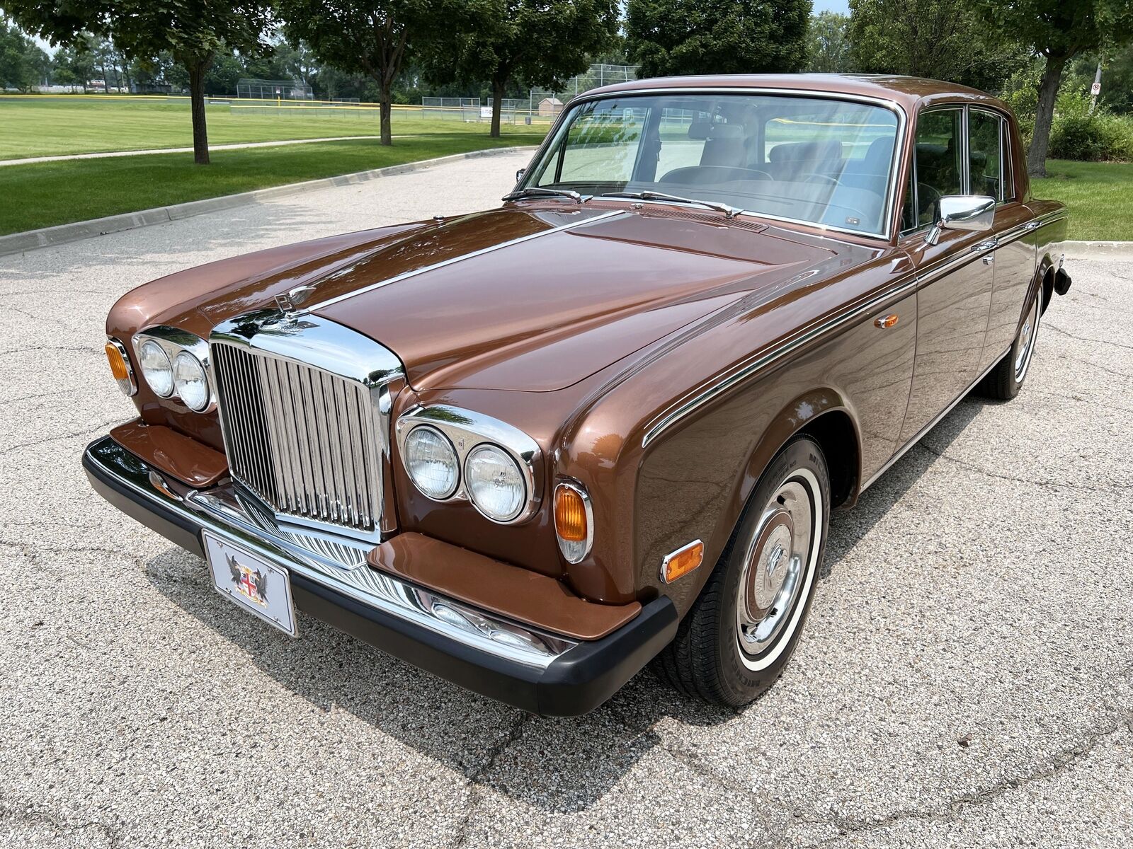 Rolls-Royce-Bentley-T2-1980-6