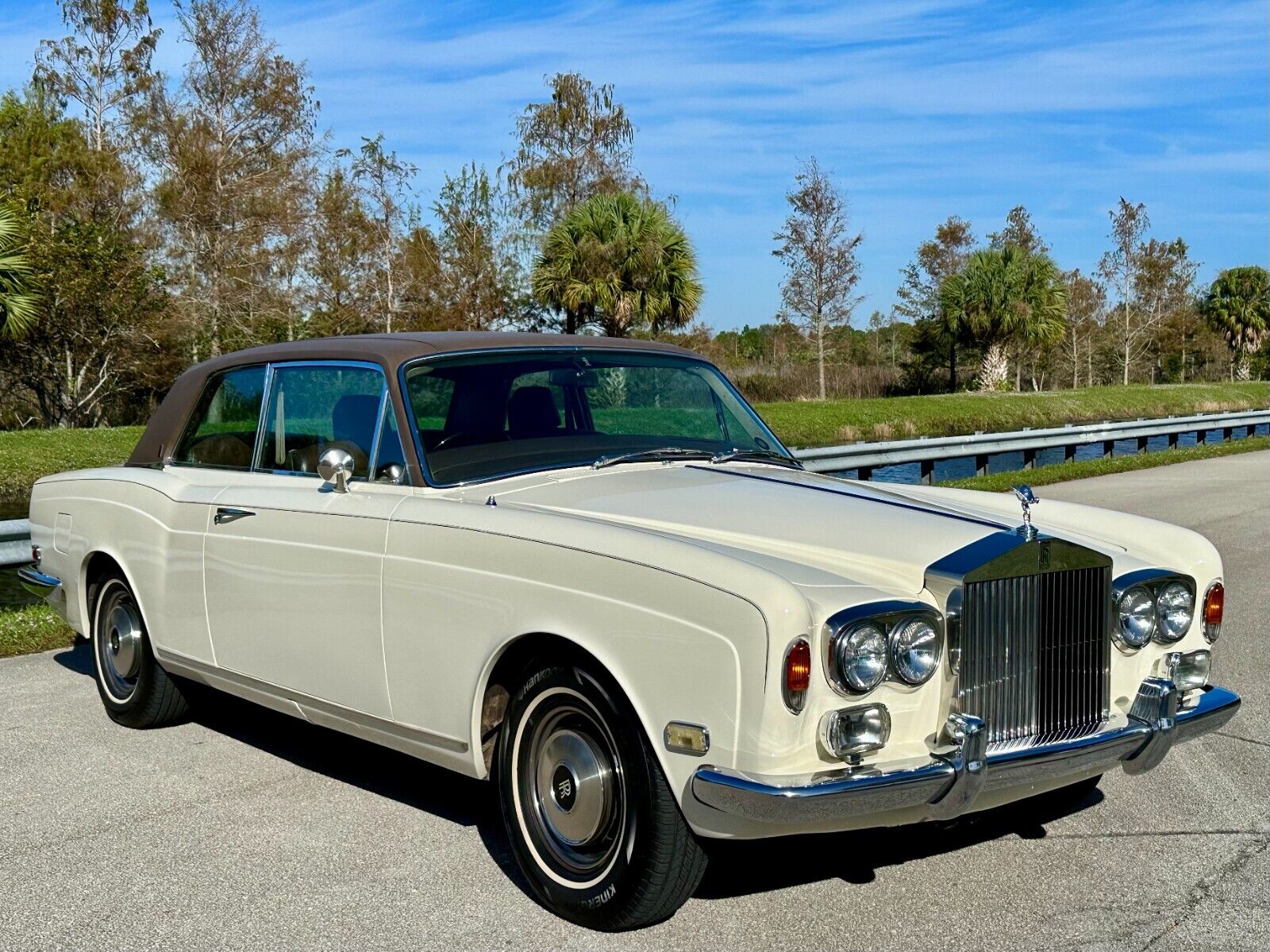 Rolls-Royce-Corniche-1973-15