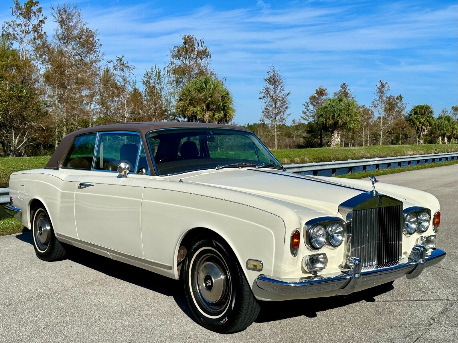 Rolls-Royce-Corniche-1973-19