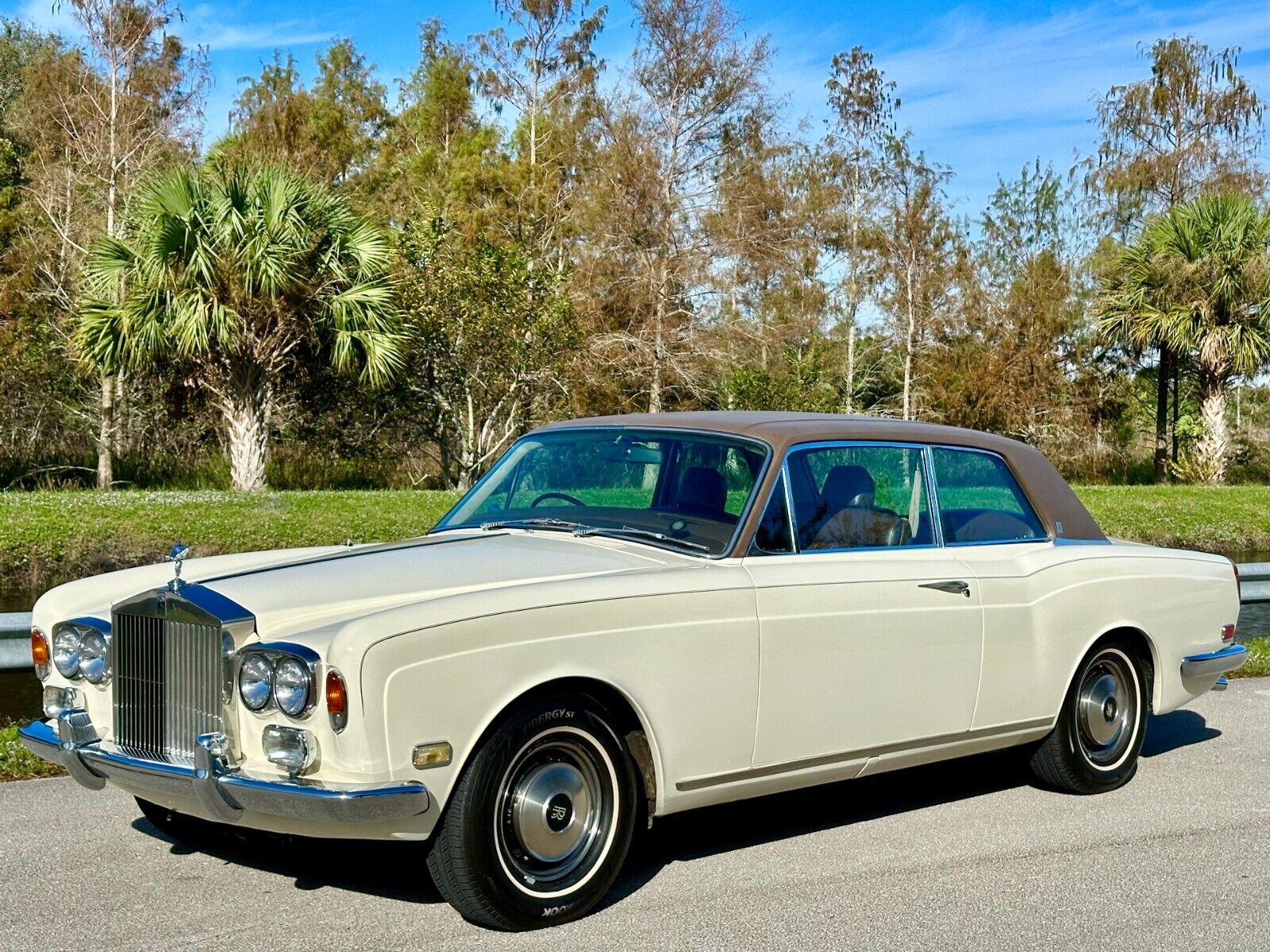 Rolls-Royce-Corniche-1973-2