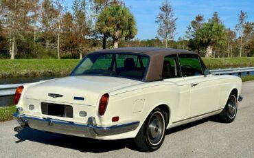 Rolls-Royce-Corniche-1973-24