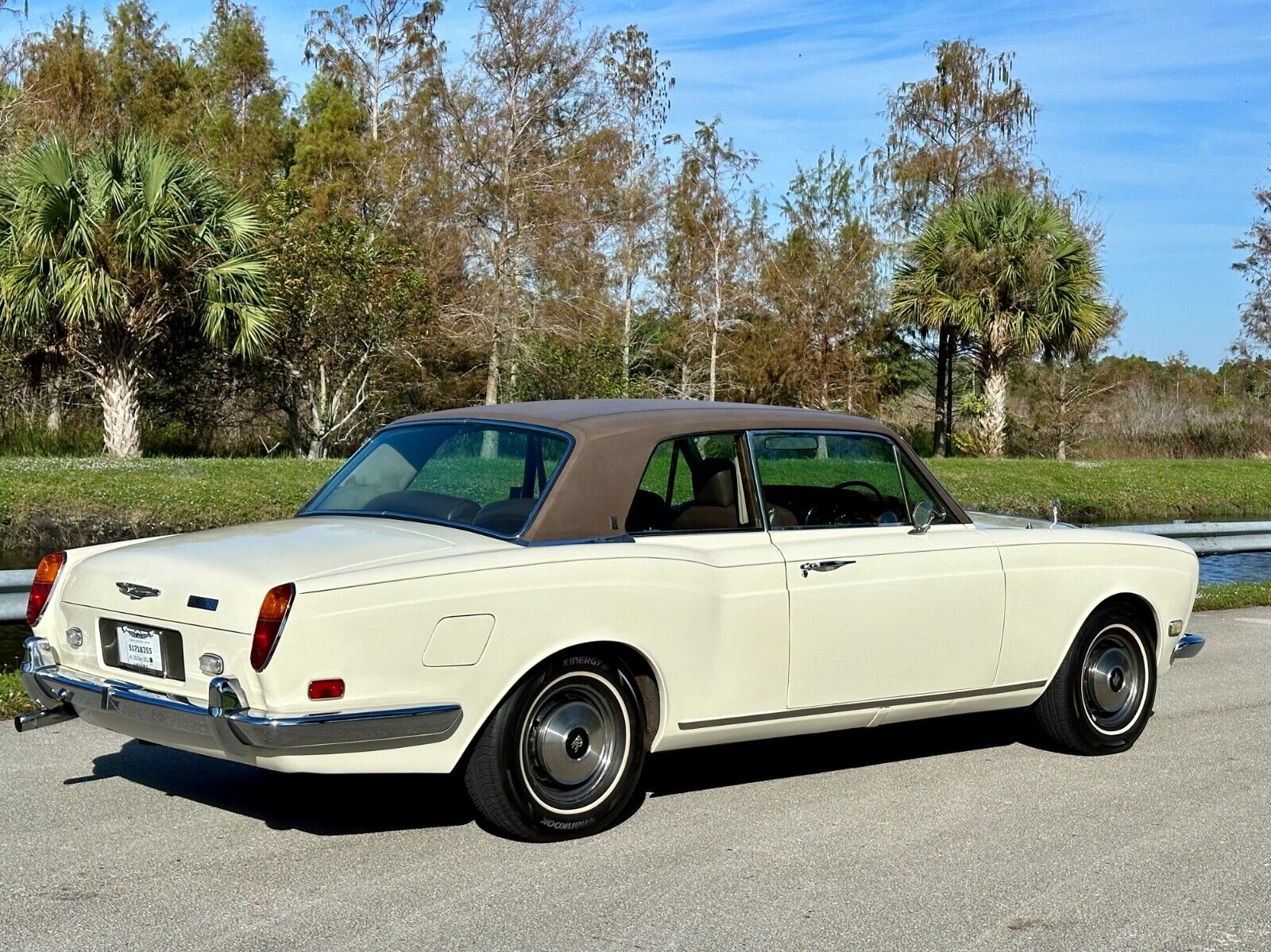 Rolls-Royce-Corniche-1973-27