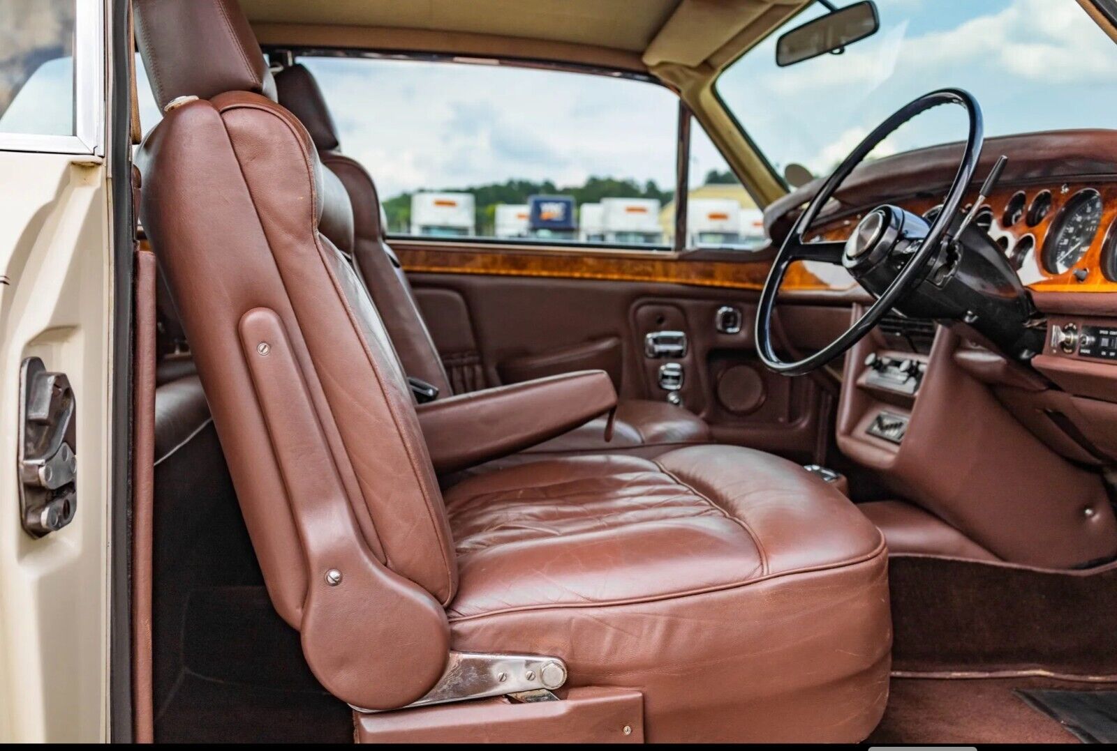 Rolls-Royce-Corniche-1973-30