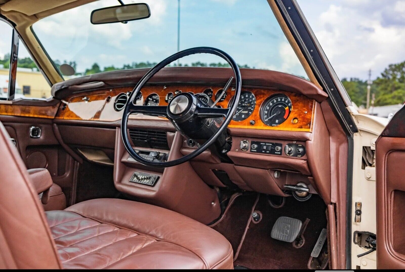 Rolls-Royce-Corniche-1973-31