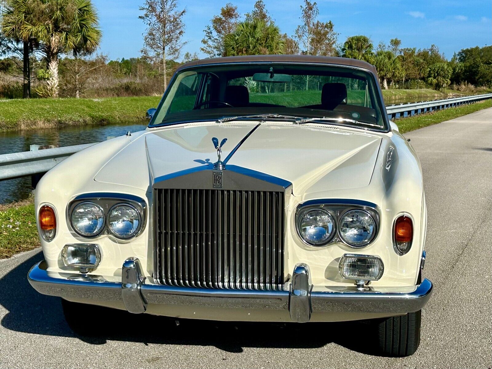 Rolls-Royce-Corniche-1973-9