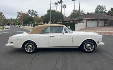 Rolls-Royce-Corniche-1975-10