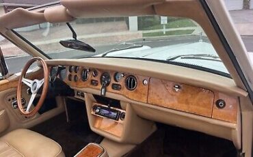 Rolls-Royce-Corniche-1975-13