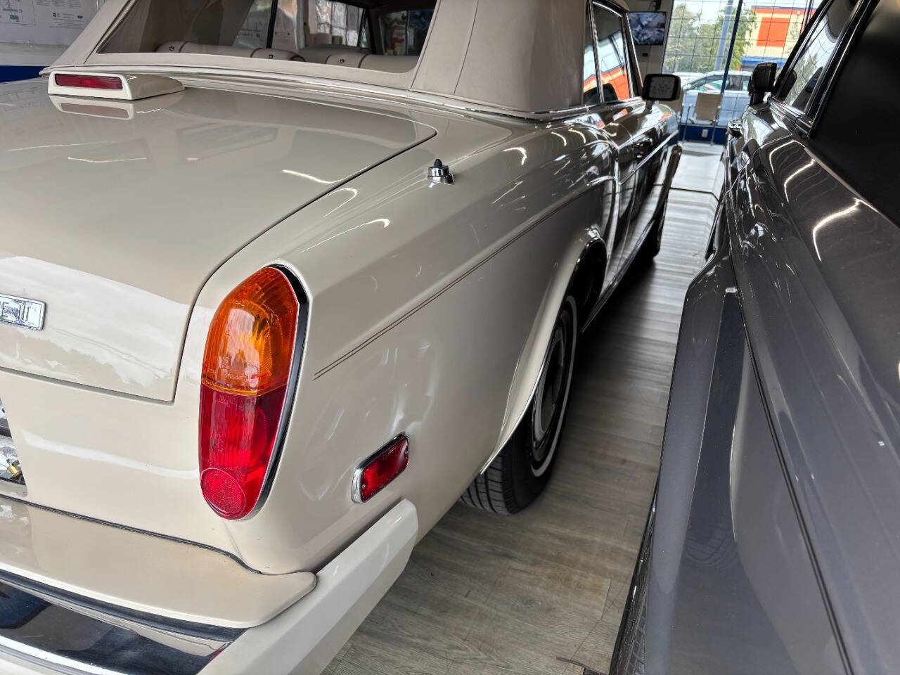 Rolls-Royce-Corniche-Cabriolet-1991-7