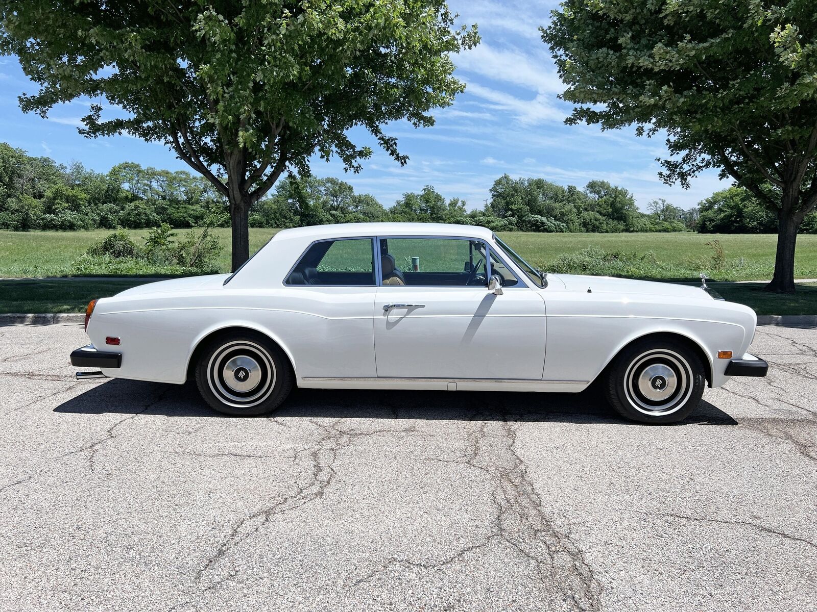 Rolls-Royce-Corniche-Coupe-1979-4