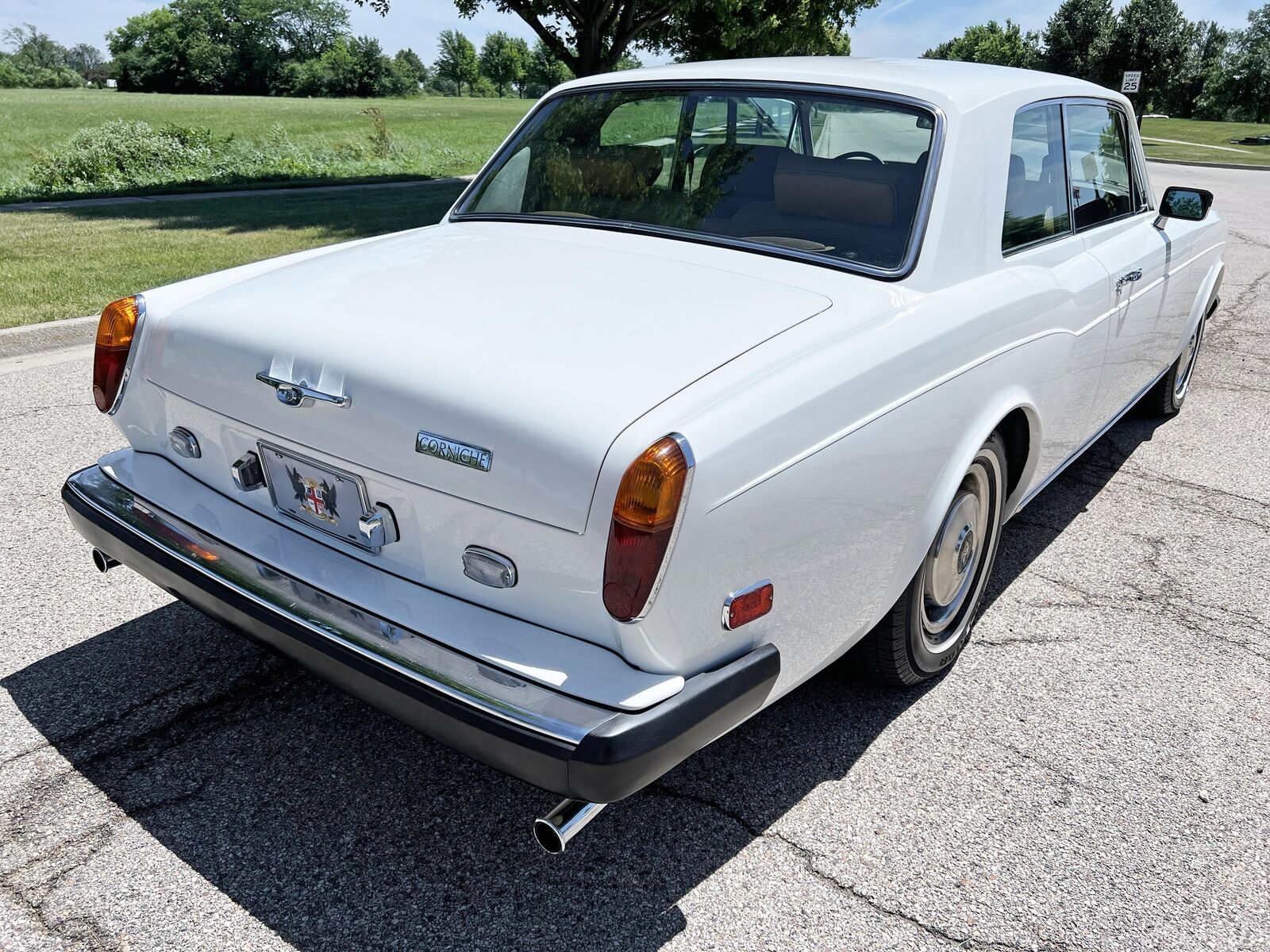 Rolls-Royce-Corniche-Coupe-1979-6