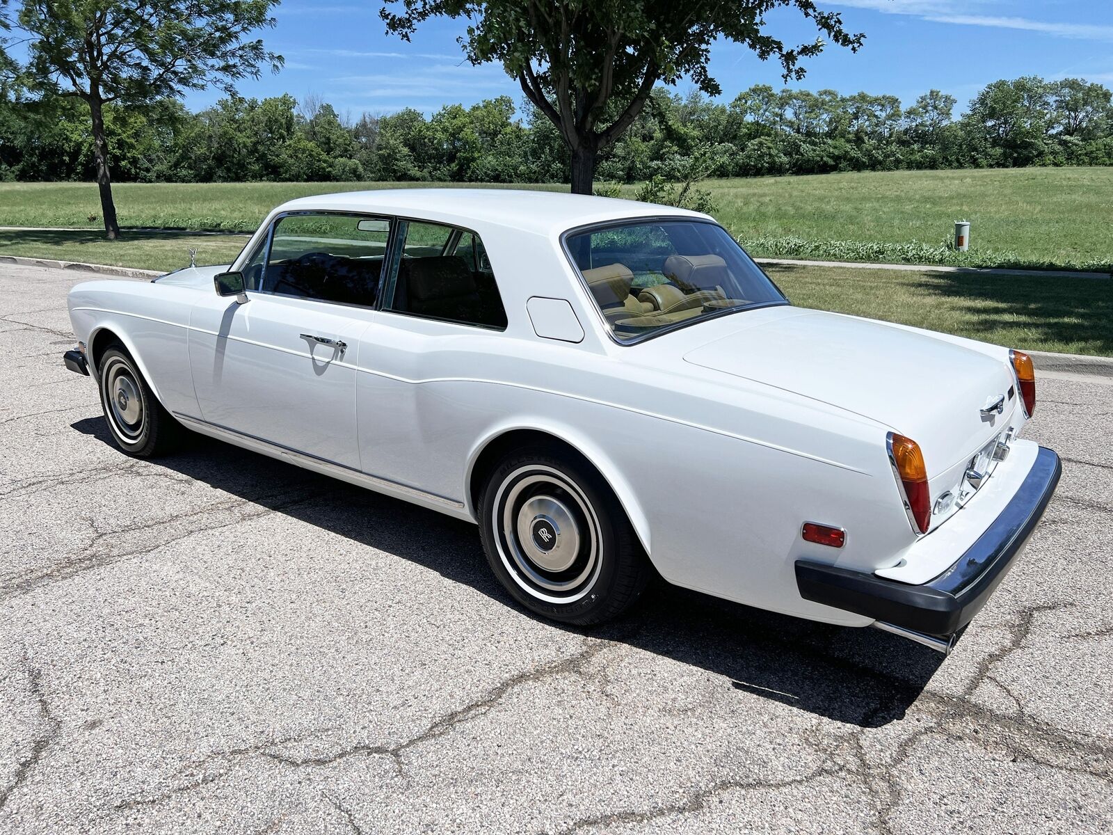 Rolls-Royce-Corniche-Coupe-1979-9