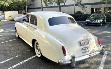 Rolls-Royce-Silver-Cloud-III-Berline-1964-25