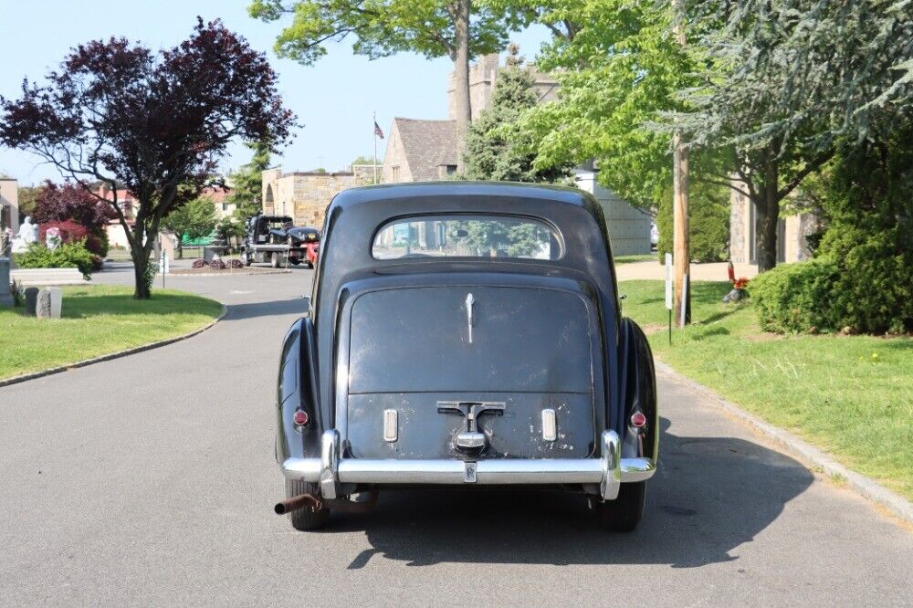 Rolls-Royce-Silver-Dawn-LHD-1951-Black-Tan-0-5