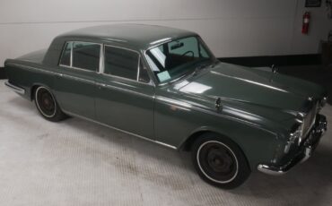 Rolls-Royce-Silver-Shadow-Berline-1967-Green-Green-82312-1