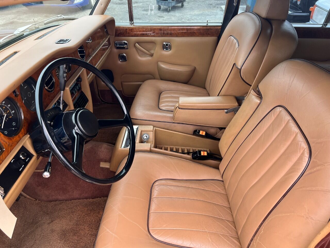 Rolls-Royce-Silver-Shadow-Berline-1980-Brown-Tan-89348-14