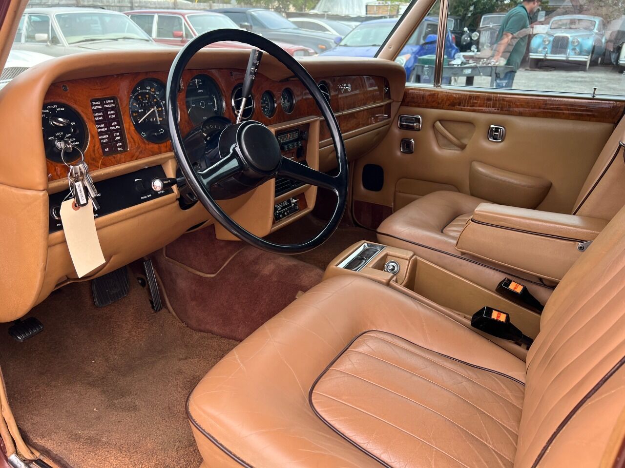 Rolls-Royce-Silver-Shadow-Berline-1980-Brown-Tan-89348-3