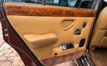 Rolls-Royce-Silver-Shadow-Berline-1980-Brown-Tan-89348-5