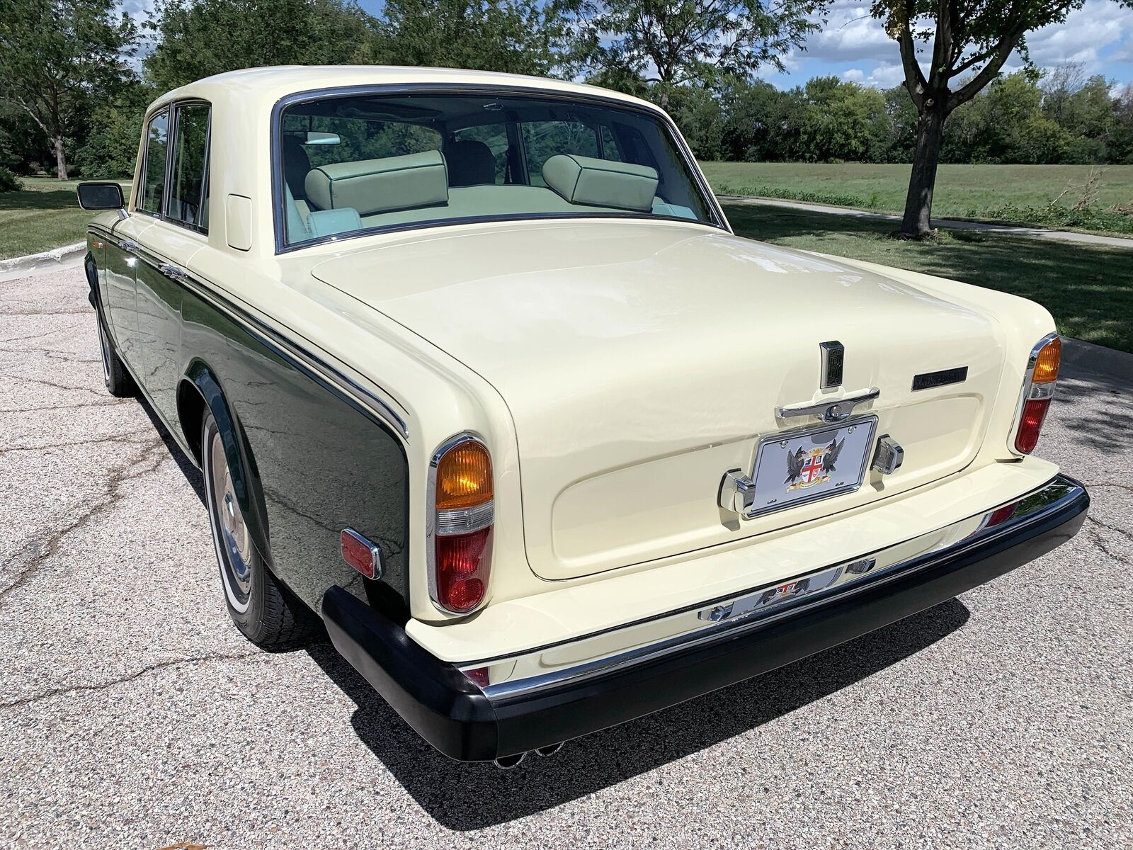 Rolls-Royce-Silver-Shadow-II-Berline-1979-11